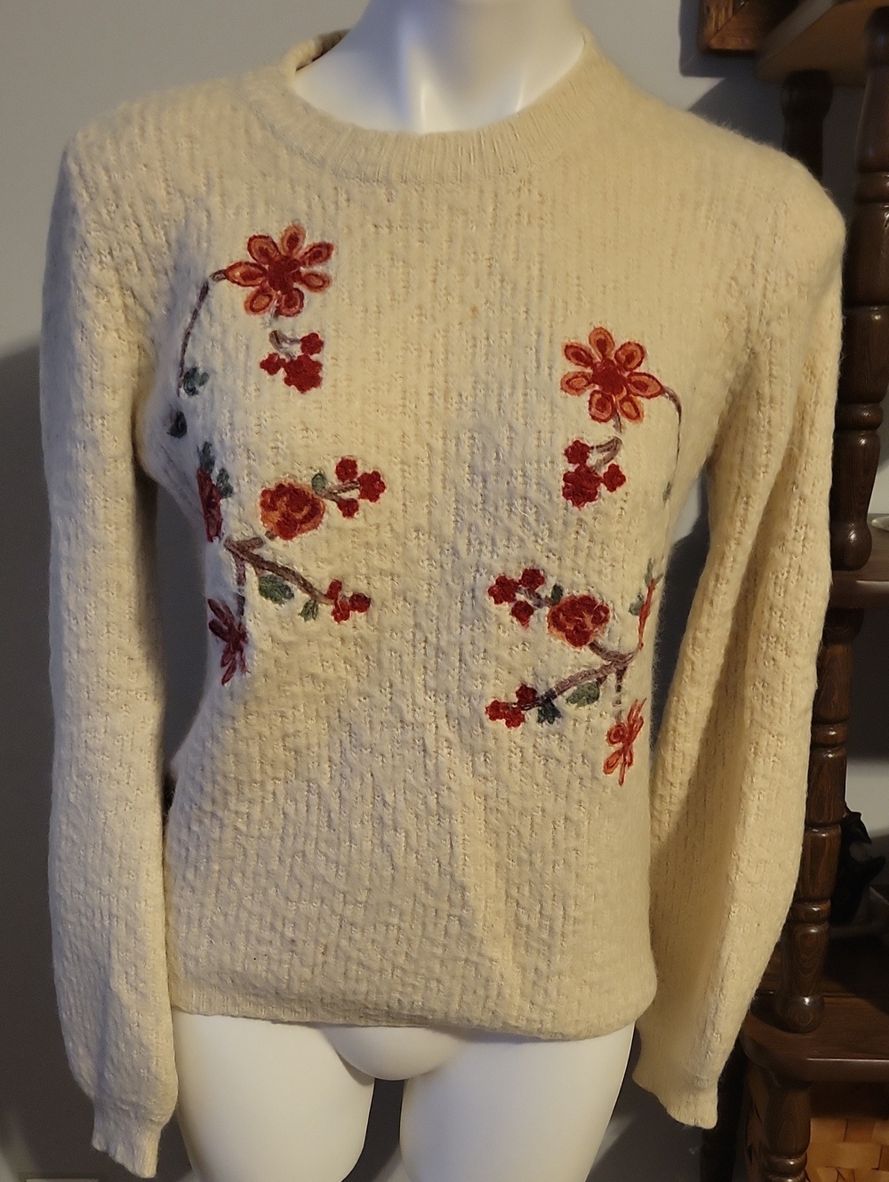 Woven Heart Cream Crewneck Sweater with Red Floral Embroidery..size Small